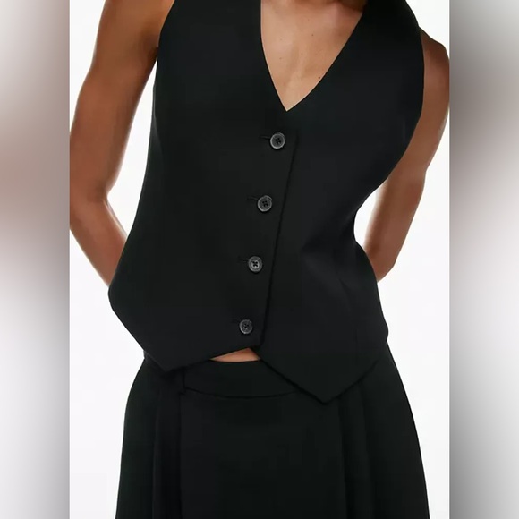 Aritzia Babaton Curio Vest - Black